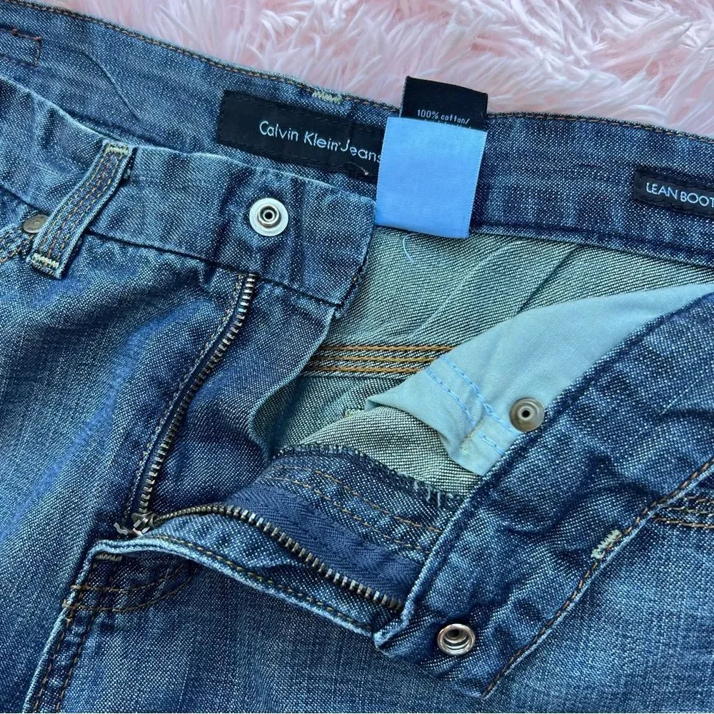 Calvin Klein Lean Bootcut size 6 length 32 mid-rise